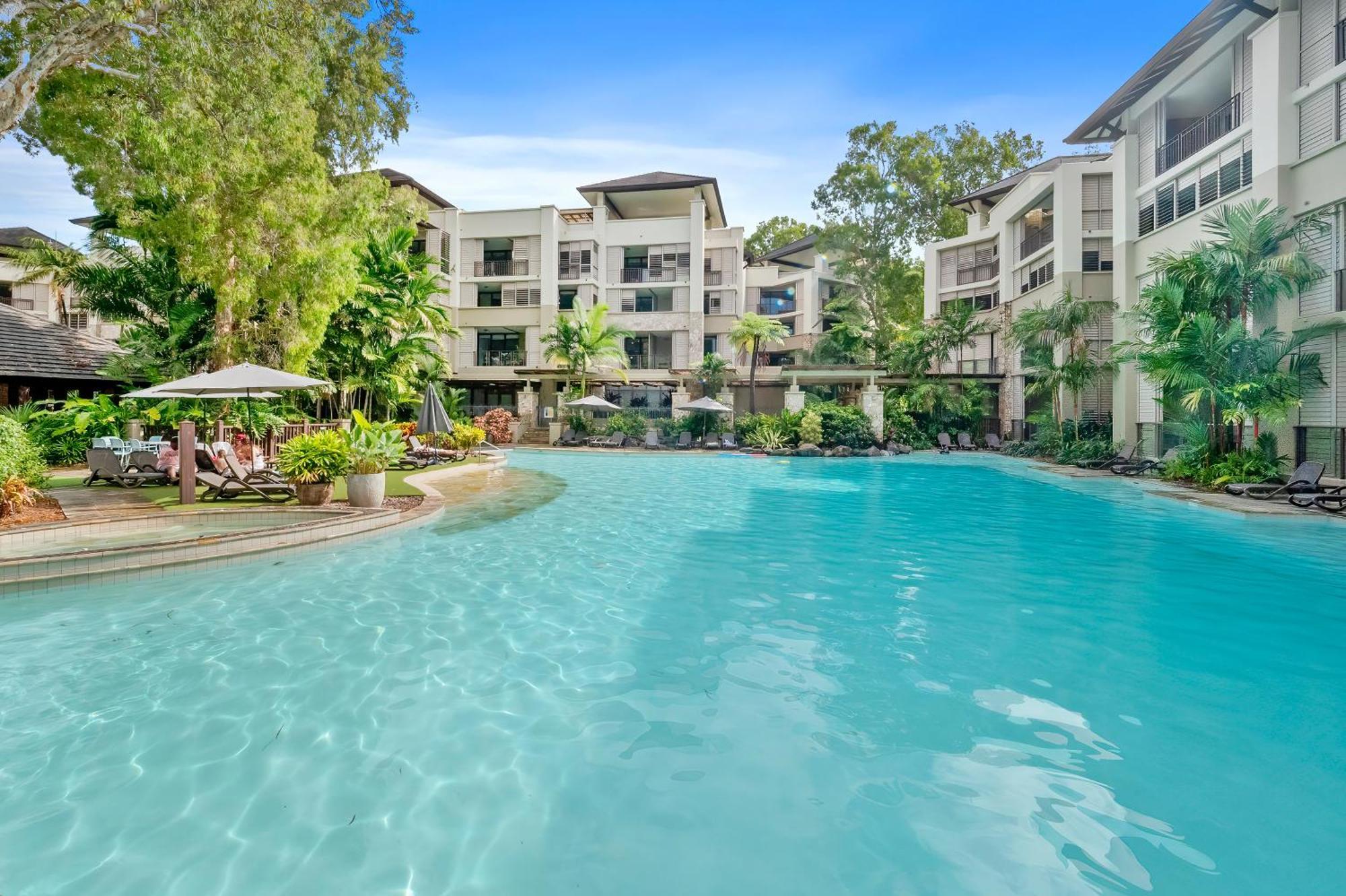 Private Apartments In The Temple Beachfront Resort Palm Cove Exterior photo